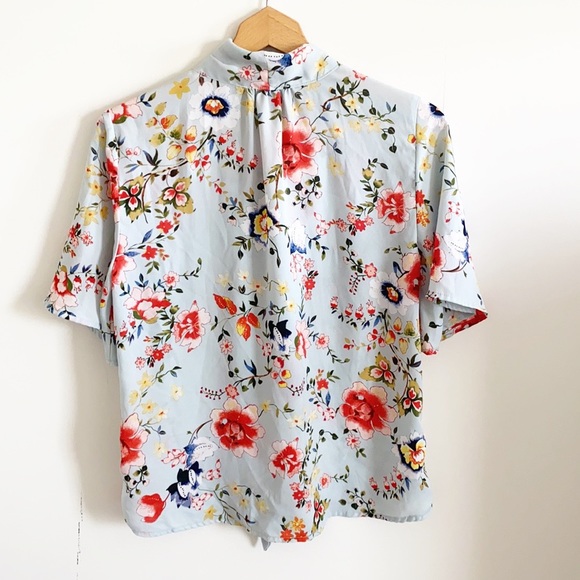 Rachel Zoe floral short sleeve tie front button down top - Picture 4 of 6